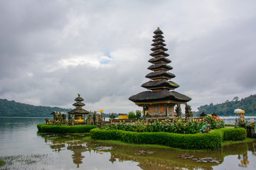 Fototapeta na wymiar Bali landmark - Pura Ulun Danu Bratan hindu temple on Bratan lake