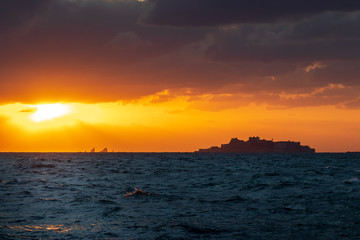 Fototapeta premium 軍艦島 長崎の世界遺産