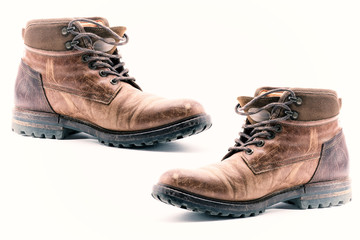 vieilles bottines en cuir pour homme