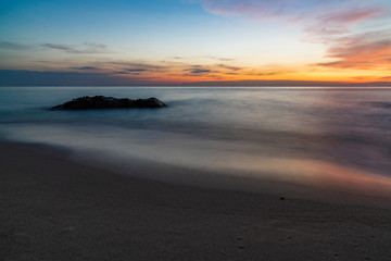 Fototapeta na wymiar Beautiful sunset on the island of Ko Chang, Lonely Beach, Thailand.