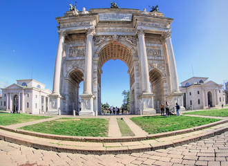 Obraz premium Milan - Italy, arches of peace, the grandiose monument that marks one side of the park