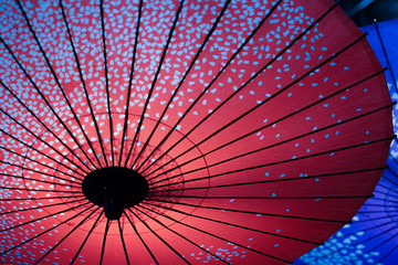 カラフルな和傘のイメージ