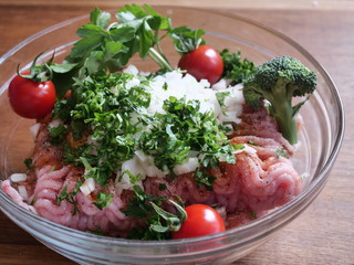 minced meat with onions and parsley
