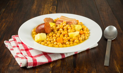 Cocido de garbanzos, gastronomía española