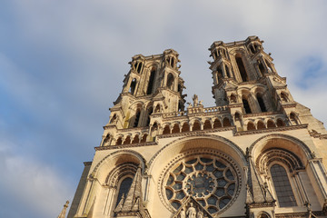 Fototapeta na wymiar Picardie - Aisne - Laon - Cathédrale Notre-Dame Façade occidentale- 