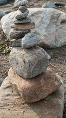 Fototapeta na wymiar Aufeinander geschichtete, gestapelte Kieselsteine, Steine als Meditation
