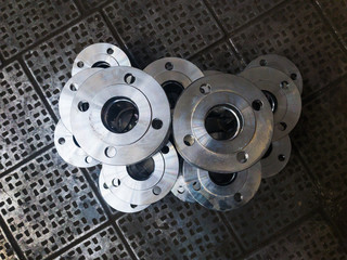Bellows axial flange sylphon compensators