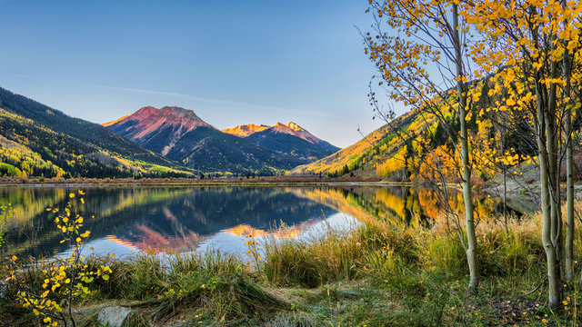 Autumn sunrise at Crystal Lake - Million Dollar Highway - Colorado