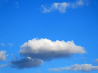 Obraz premium White clouds in bule skies