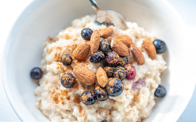 Oatmeal with fruit and nuts
