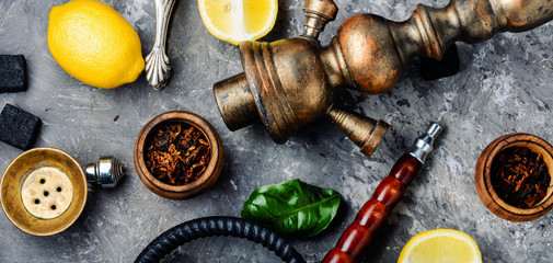 Hookah with lemon