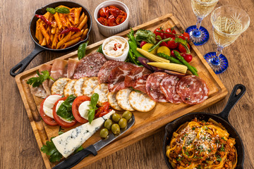 チーズ&ワイン&ハムのオードブル　Ham and cheese and wine