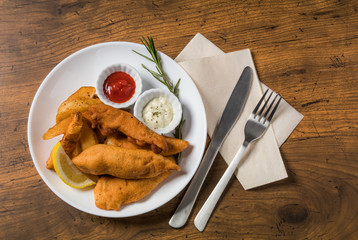 フィッシュアンドチップス typical British fish and chips