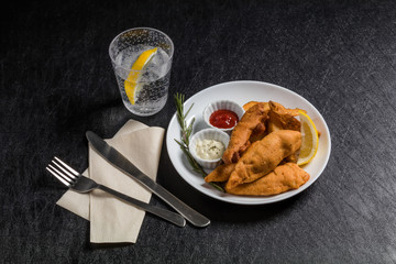 フィッシュアンドチップス typical British fish and chips
