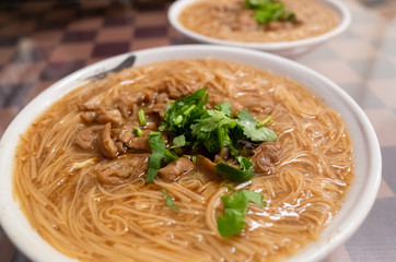 thin noodles with pork intestine