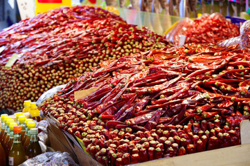 市場で売られている乾物