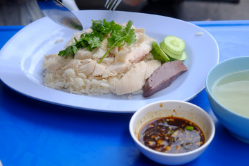 Hainanese chicken rice ( khao mun kai )