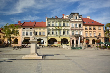 Fototapeta na wymiar Bielsko-Biała, Bielitz, Rynek - widok na północną pierzeję Rynku Starówki Bielska