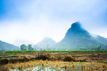 Mountain scenery in the mist 