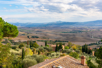 Landschaft im Orciatal im Herbst