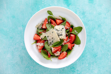 Strawberry and spinach salad