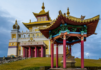 Obraz premium Burkhan Bakshin Altan Sume (Golden Temple), Elista, Kalmukya, Russia