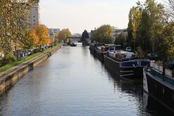 Fototapeta na wymiar canal