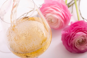 Weisswein Glas Ranukeln