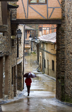 Lloviendo en Robledillo de Gata