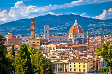 Fototapeta na wymiar Florence rooftops and cathedral di Santa Maria del Fiore or Duomo view