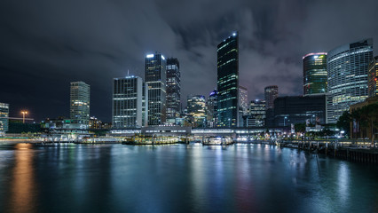 Nachtaufnahme der Skyline von Sydney Australien