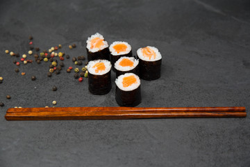 sushi lachs frisch