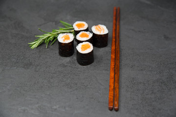 Frischer Lachs Sushi