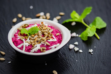  pound salad with beetroot and goat cheese