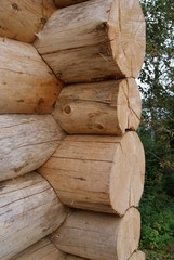 Coin de chalet en bois rond canadien