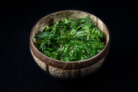 Sea lettuce in a coconut bowl 