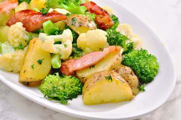ベーコンと野菜の炒め物