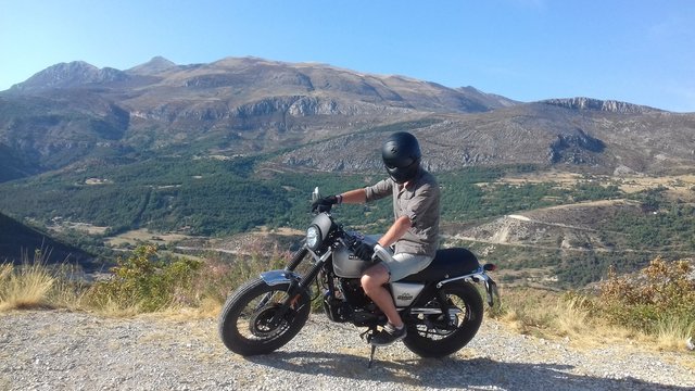 moto brixton custom 125cc