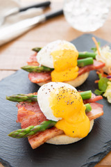 エッグベネディクト