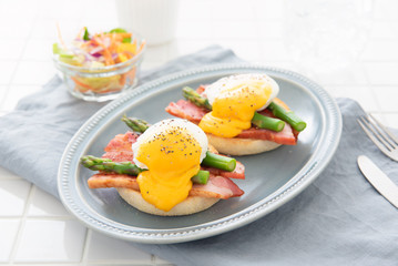 エッグベネディクト