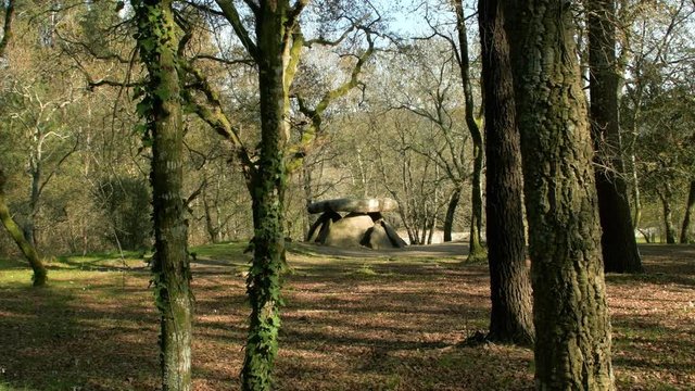 Dolmen de Axeitos. Galicia. Parte trasera.