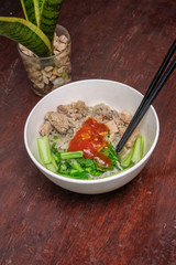 healthy organic chicken noodles with vegetables