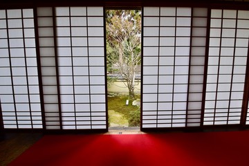 日本の京都の寺, 雲龍院, 悟りの窓, 迷いの窓