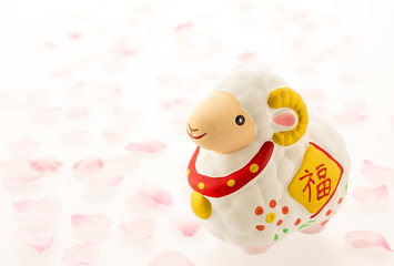 羊 干支 十二支 桜 花びら