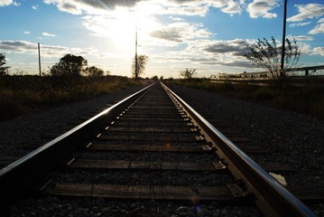Naklejka na ściany i meble railroad tracks to horizon