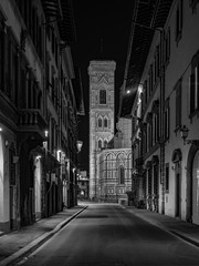 Vista de Florencia nocturna