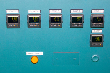 High precision of many temperature control device display on control panel for industrial
