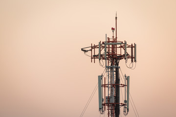Telecommunications tower