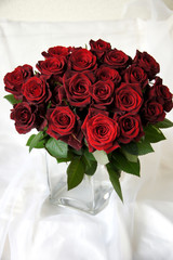 赤いバラの花束