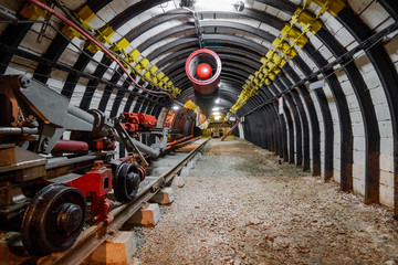 Mine equipment and ventilation in underground coal mine